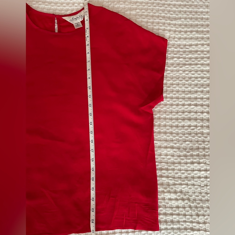 Red silk top - Picture 4 of 7